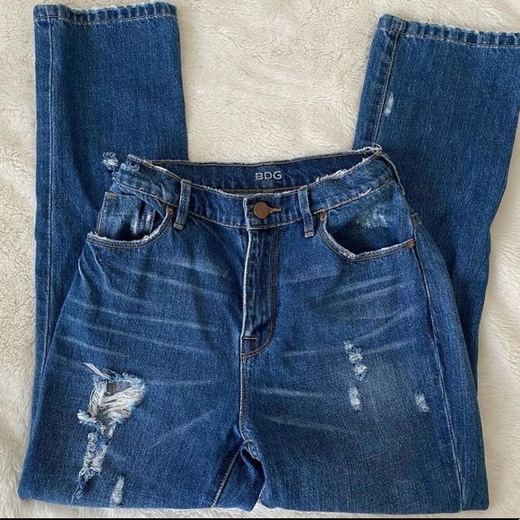 BDG | Distressed Straight Leg Jeans - Picture 2 of 4